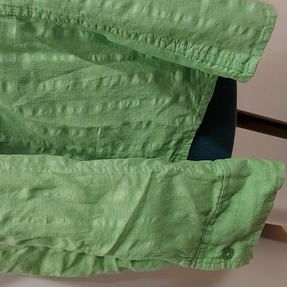 Light green blouse - Picture 6 of 6